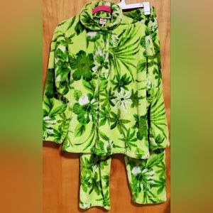 Women Green Pajama